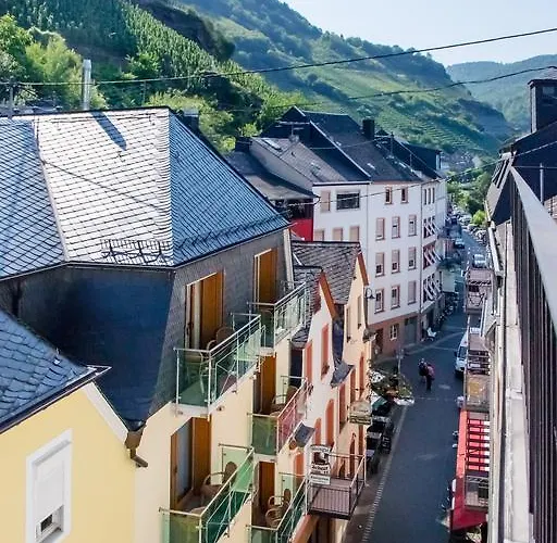 Zum Gruenen Kranz Hotel 3*